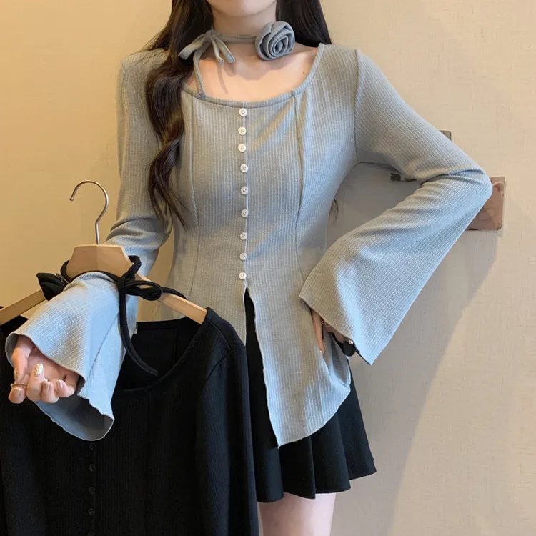 大码女装胖mm秋季设计感不规则开叉喇叭袖气质上衣显瘦袖长针织衫