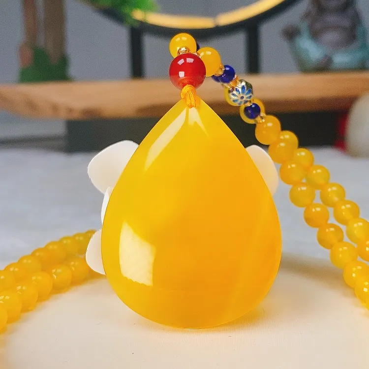 【镇店之宝】满蜜鸡油黄大水滴吊坠 天然黄龙玉水滴配珠链时尚大气1