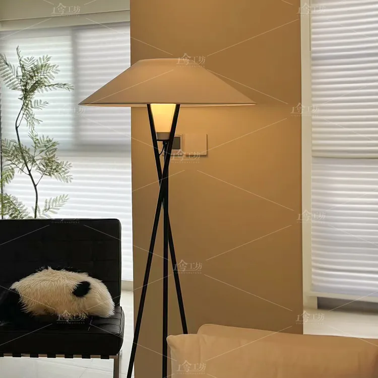 落地灯客厅落地灯沙发旁日式复古高级高级感氛围护眼极简立式灯
