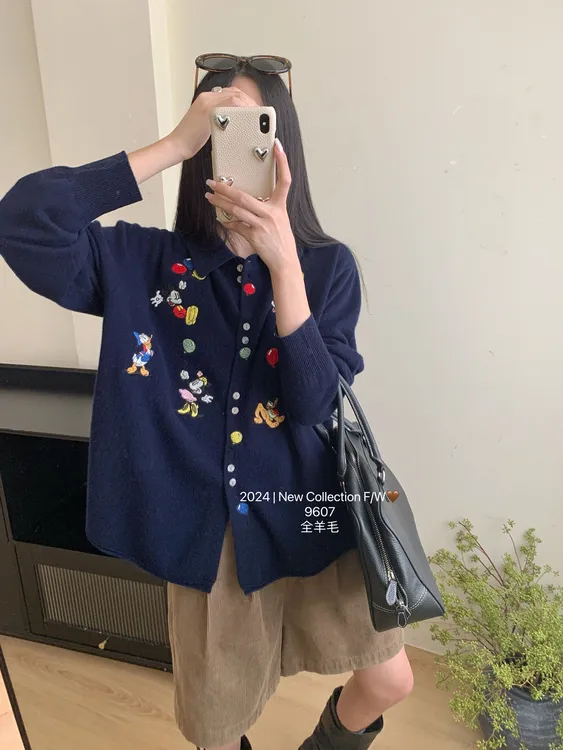 新款2024秋季欧货女装宽松版单排扣米奇趣味卡通印花针织开衫