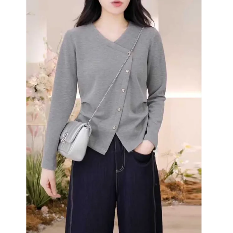 大码斜扣v领灰色内搭打底T恤女冬季胖mm时尚洋气百搭收腰显瘦上衣