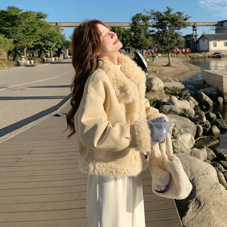 皮毛一体羊羔毛外套女2025冬季新款复古氛围感毛绒绒棉衣机车服潮