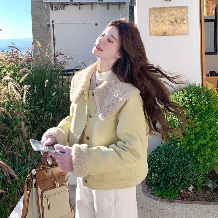 皮毛一体羽绒服女2024冬季新款羊羔毛翻领保暖加厚白鸭绒内胆外套