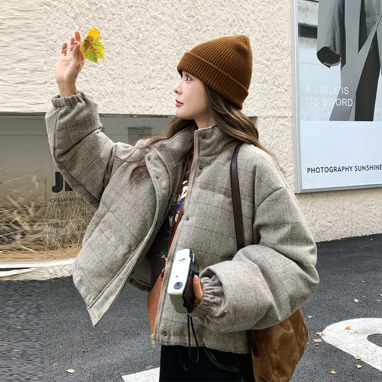 复古格子羽绒服女2025冬季新款小众设计感休闲风白鸭绒保暖面包服