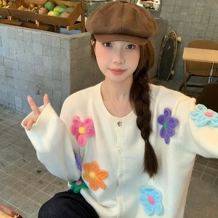 2025新款胖mm大码女甜美设计感彩色立体花朵圆领针织上衣71608
