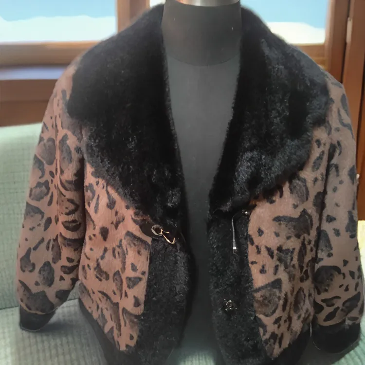秋冬时尚气质显瘦豹纹翻领加厚短款女士外套