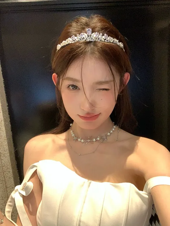 新款锆石生日皇冠新娘头饰发饰礼服表演配饰女孩礼物少女王冠