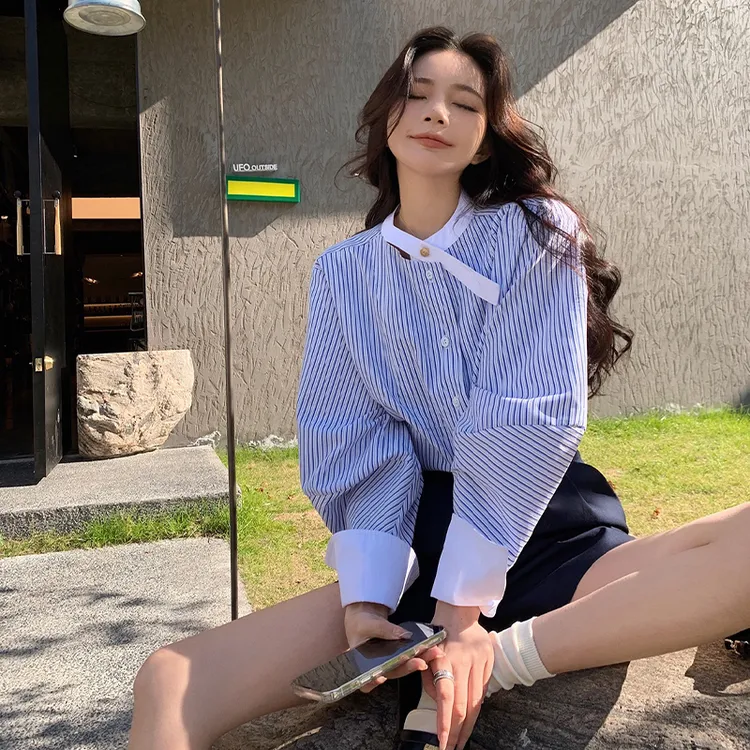 设计感小众蓝色条纹衬衫上衣女2025春季新款独特别致小衫衬衣8571