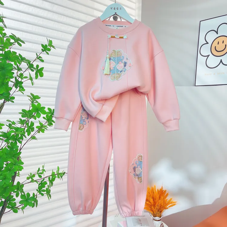 女童新中式2024春款国风重工刺绣盘扣连帽女童时尚洋气设计师套装