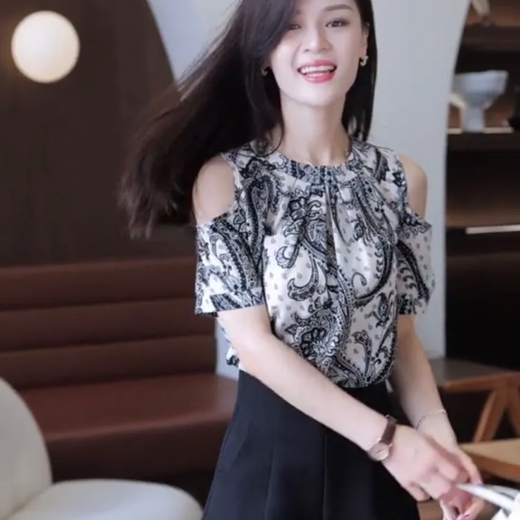 夏季上衣碎花小衫时尚显瘦气质洋气女士圆领韩版遮肚减龄复古花色