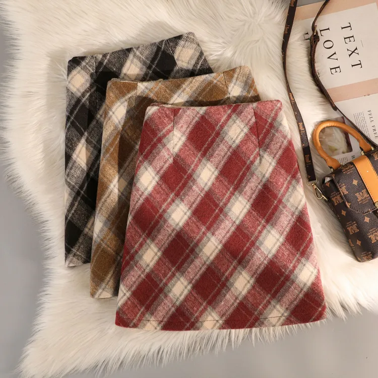 毛呢格子半身裙女秋冬季新款小个子冬天配毛衣百搭包臀a字短裙子