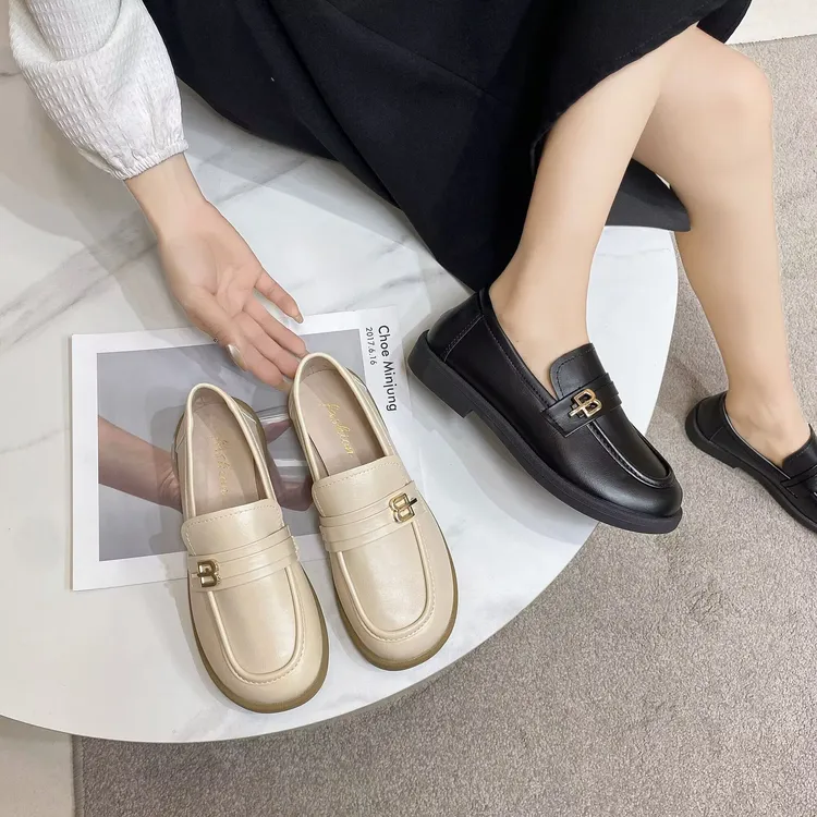 线下89.9真皮透气橡胶防滑底休闲百搭黑白圆头乐福鞋软底软面888