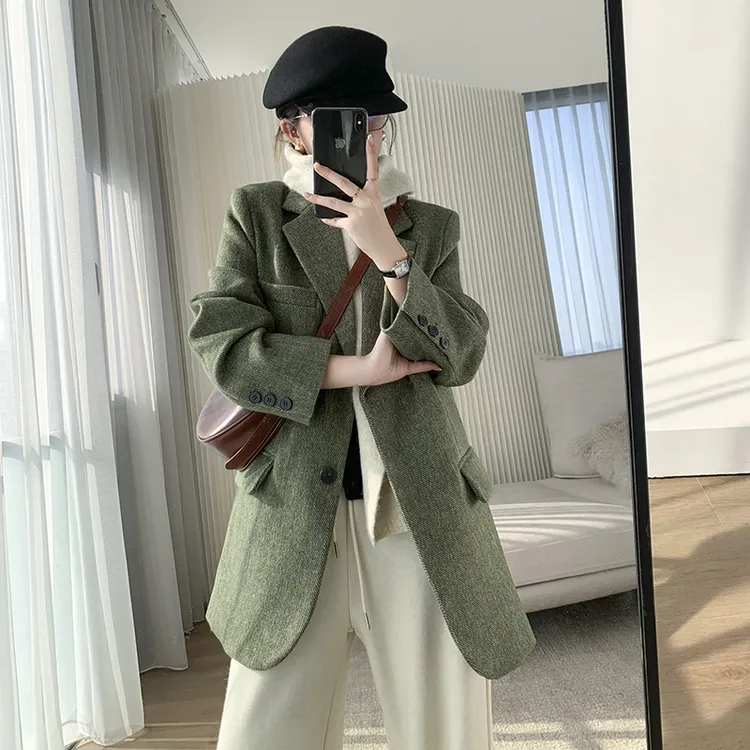 毛呢外套2025冬季新款时尚气质流行新绿羊毛呢子西装绿色韩版