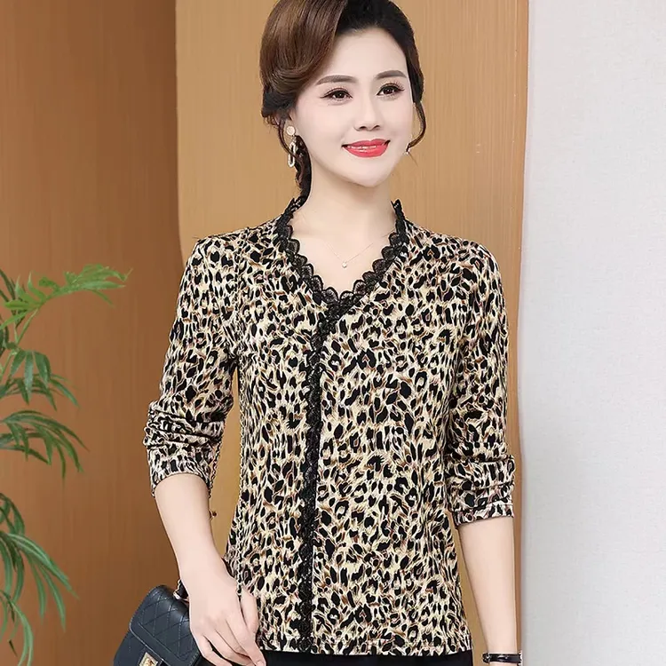 妈妈中年T恤新款高档洋气休闲小衫长袖女装上衣女显瘦打底碎花