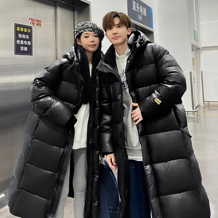 情侣黑金长款情侣加厚鹅绒服