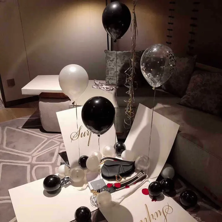 生日礼盒网红款惊喜盒子送女生男生气球礼物求婚告白鲜花包装礼盒