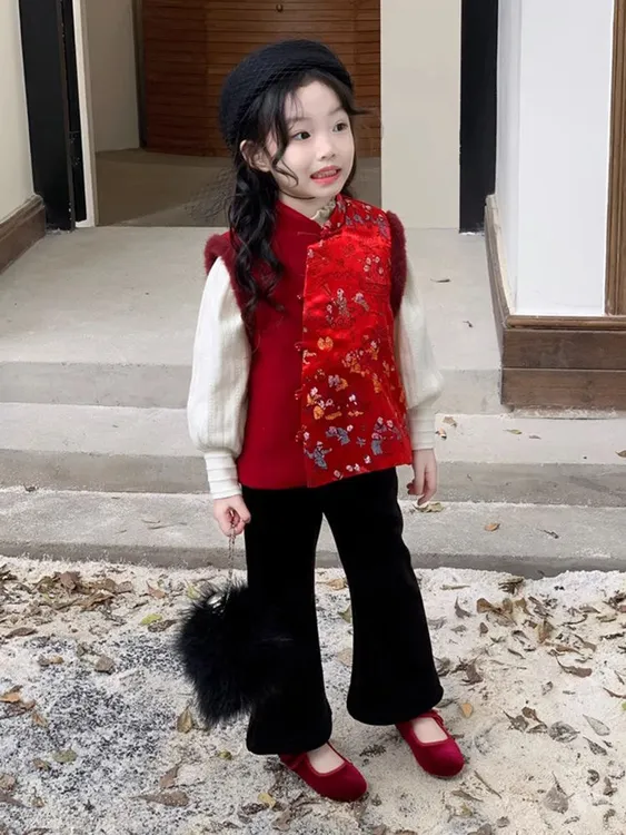 《小思家》2024新中式女童红色旗袍马甲米色毛衣黑色丝绒喇叭裤套装