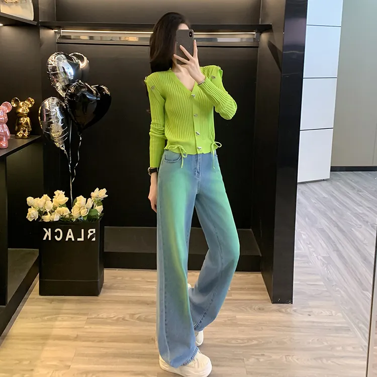 秋冬新款时尚休闲多巴胺减龄套装女绿色针织衫高腰烫钻牛仔长裤潮