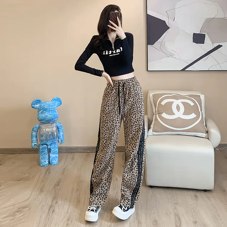 休闲运动套装女秋季新款洋气设计感显瘦上衣阔腿豹纹裤减龄两件套