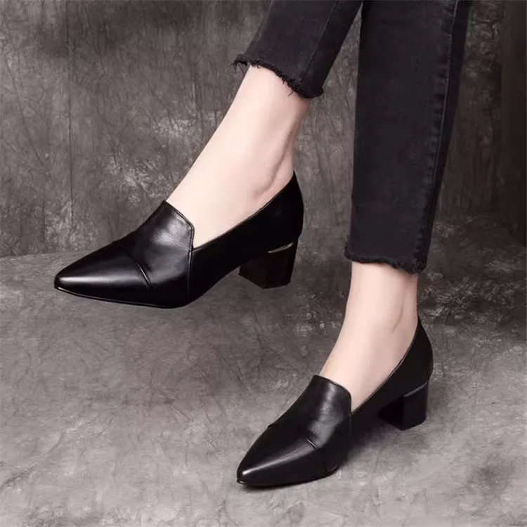 真皮中跟单鞋女2025春季新款尖头粗跟软皮一脚蹬高级女士小皮鞋女