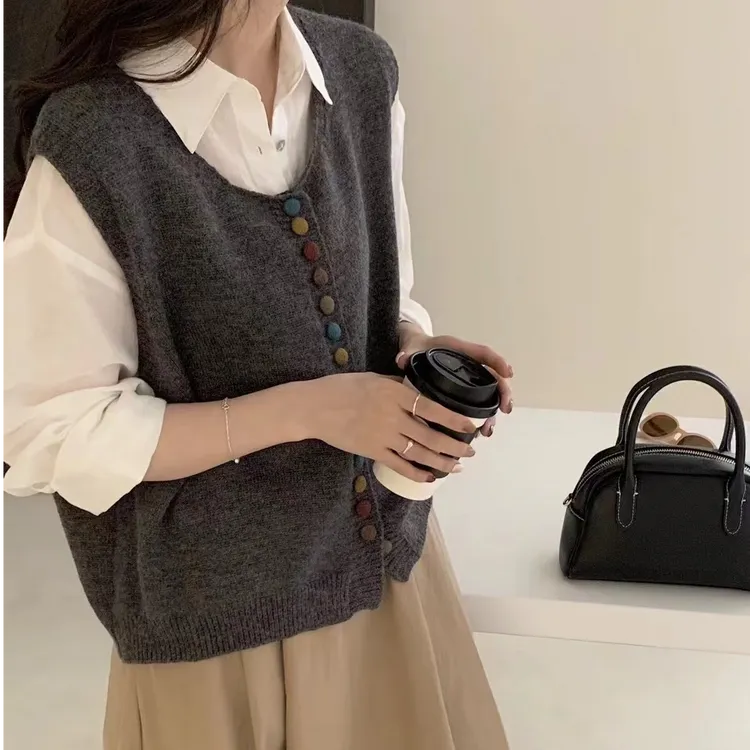 彩虹扣圆领气质针织马甲叠穿坎肩复古外搭