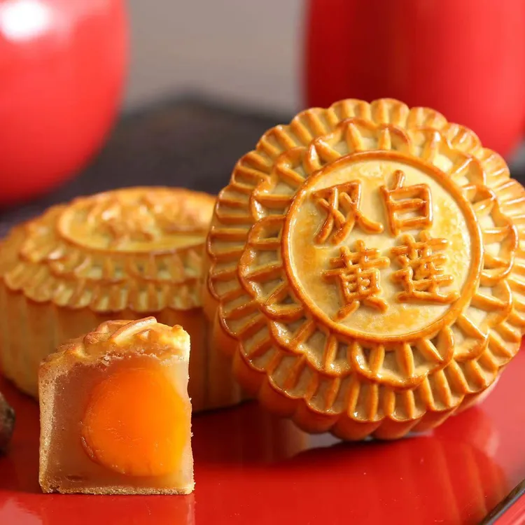 兴悦酒家双黄白莲蓉月