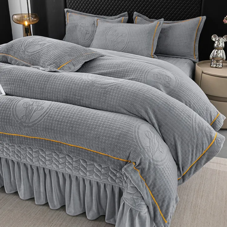 【床盖款】加厚11斤高档轻奢纯色雕花牛奶绒四件套保暖加绒被套床单