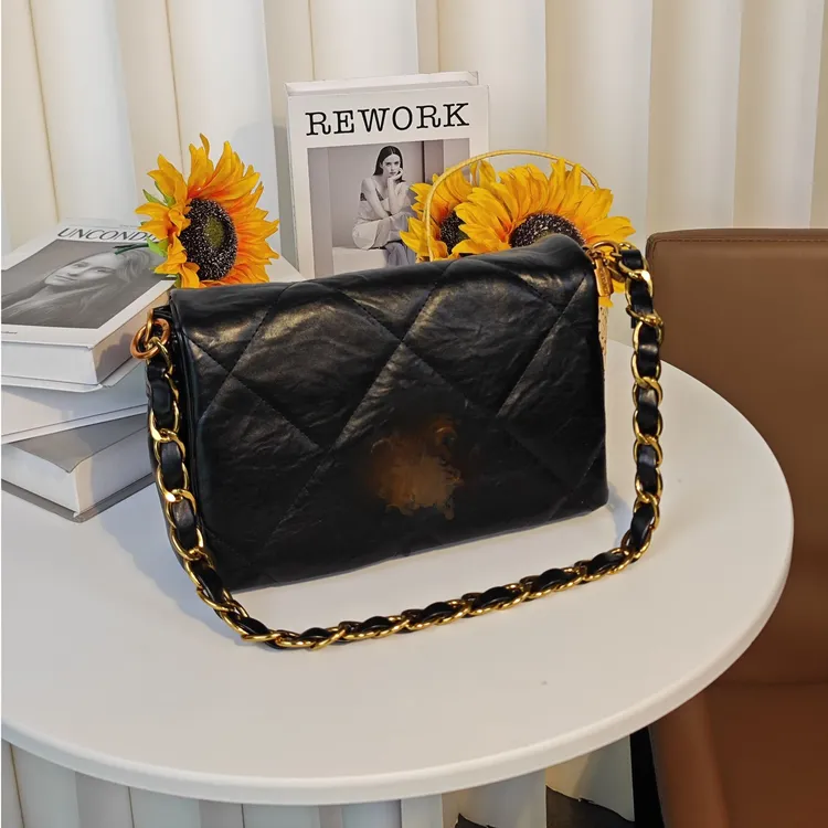 高级感大容量单肩包包2024秋冬新款腋下链条包慵懒风女士通勤包