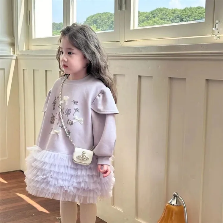 2025秋冬季新款女童卡通洋气蕾丝花边女宝韩版加绒加厚长款卫衣裙