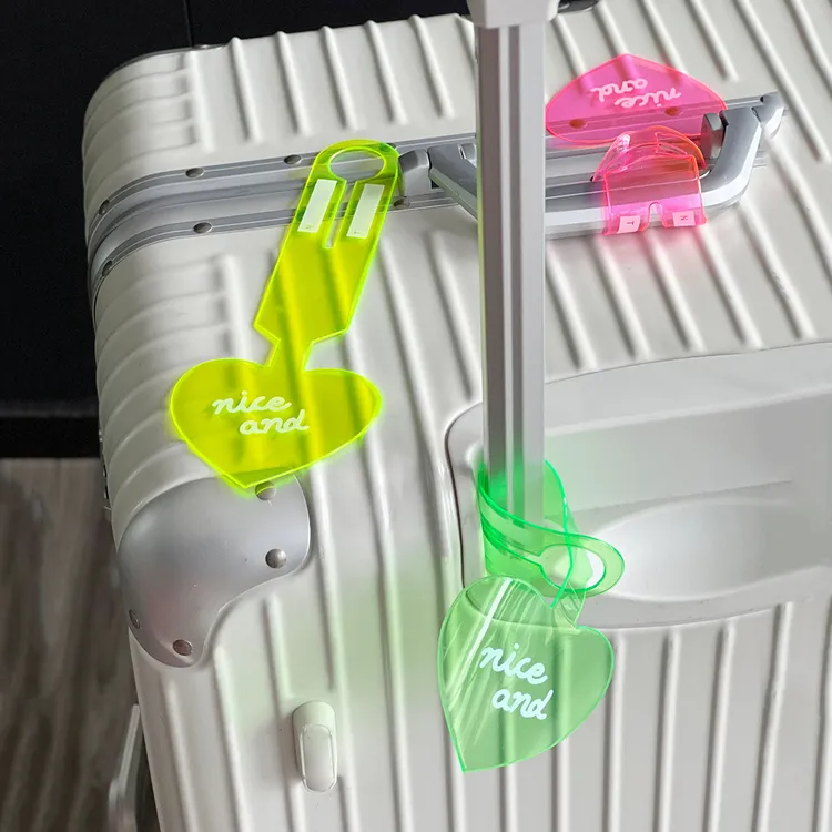 ins荧光行李牌旅行箱吊牌标识牌托运防丢标签识别挂牌托运标签
