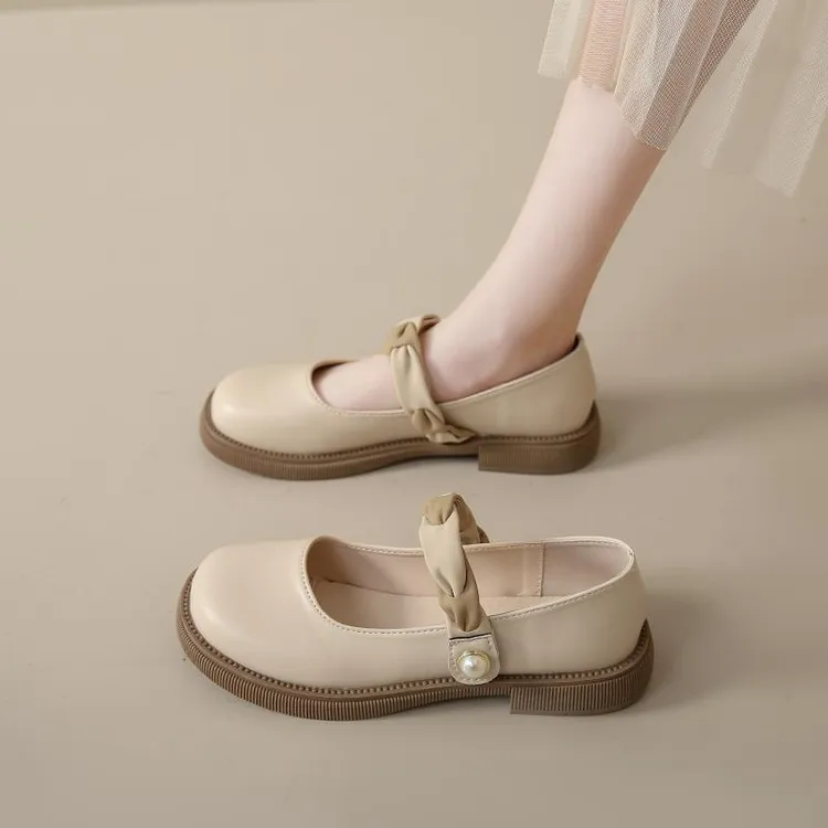 大东悦享单鞋女2024春夏新款粗跟浅口配裙子小皮鞋温柔防滑玛