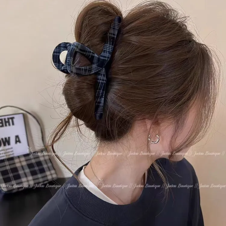 灰调美学高品质丝绒抓夹早秋新款头发夹子后脑勺鲨鱼夹发夹发饰
