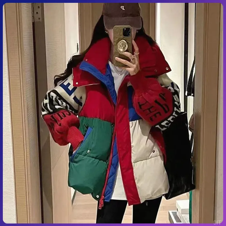 欧洲站2025新款潮牌拼色羽绒服女针织袖设计感字母花白鸭绒外套潮