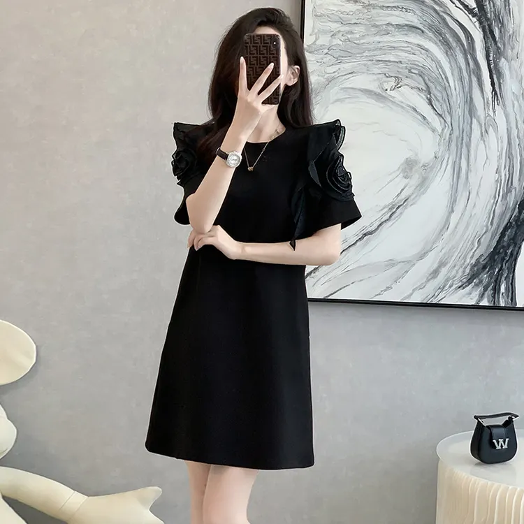 女连衣裙夏季赫本风遮肚子显瘦减龄休闲法式套装黑色小个子小黑裙