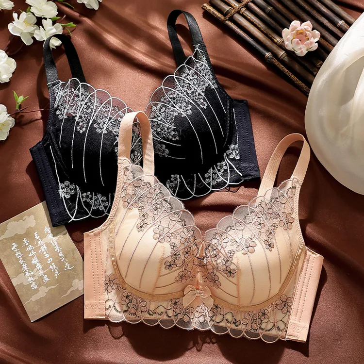 卡慕舒2025爆款雪女王小胸无痕舒适聚拢内衣中厚杯文胸性感蕾丝