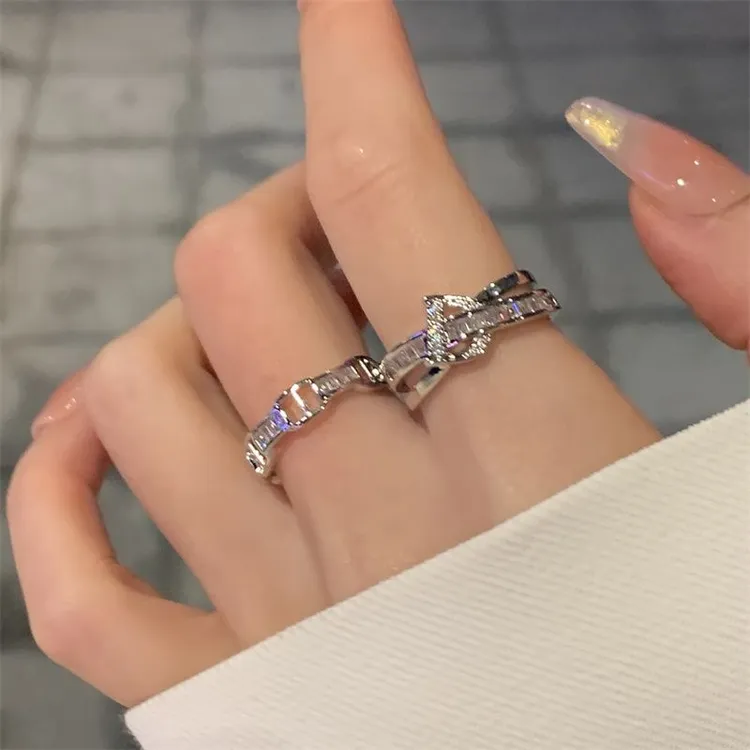 高级时尚冷淡风轻奢叠戴套戒女ins小众设计锆石精致不掉色戒指女