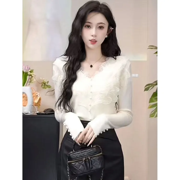 花瓣蕾丝针织衫上衣气质法式洋气衣服女修身显瘦内搭通勤打底衫