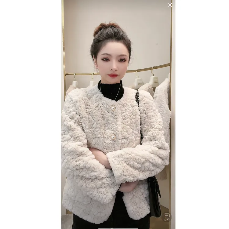 LDT海宁毛毛2023秋冬女装小香风款洋气外套百搭23C20012