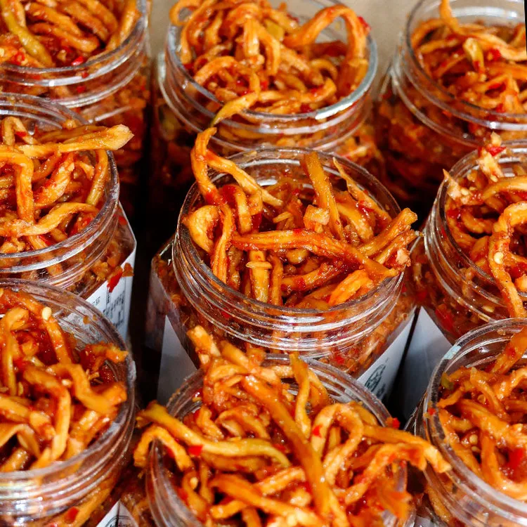 重庆麻辣萝卜干 四川香辣下饭菜开胃菜 即食腌制 瓶装400克 包邮