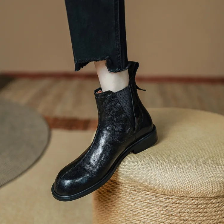 2.5CM复古风时尚平底短筒靴女黑色真皮百搭一脚蹬休闲粗跟时装靴