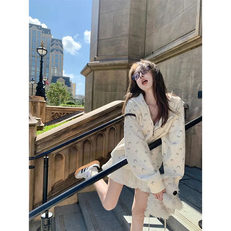 YWBY潮牌女装学院风碎花连帽开衫女秋冬季学生宽松加绒拉链外套