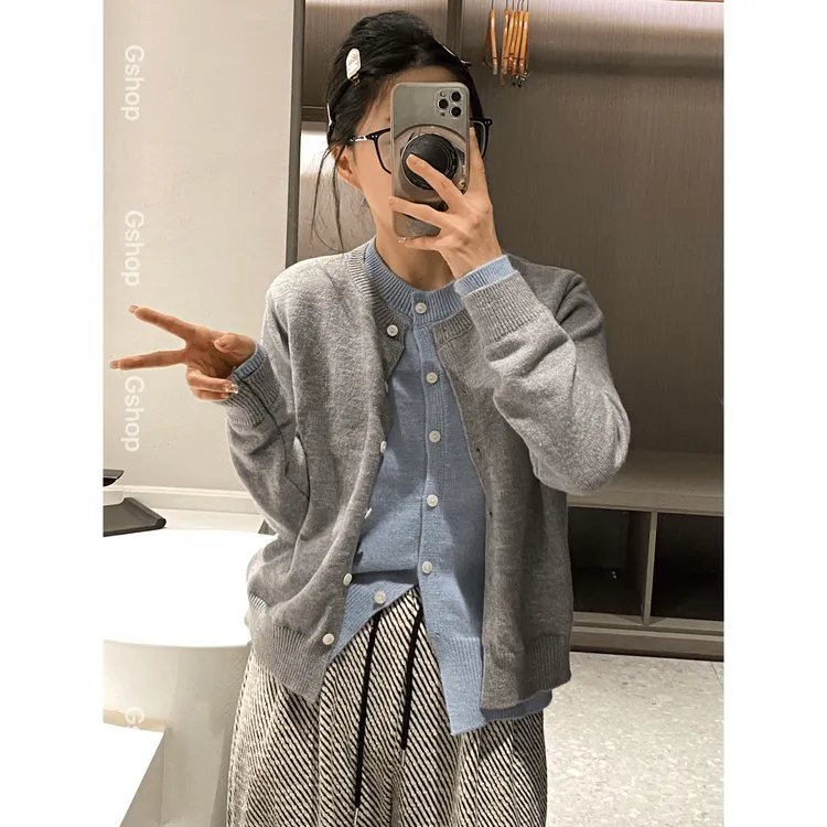 灰蓝撞色假两件韩版油画少女针织衫质感软糯春秋纽扣长袖针织衫女