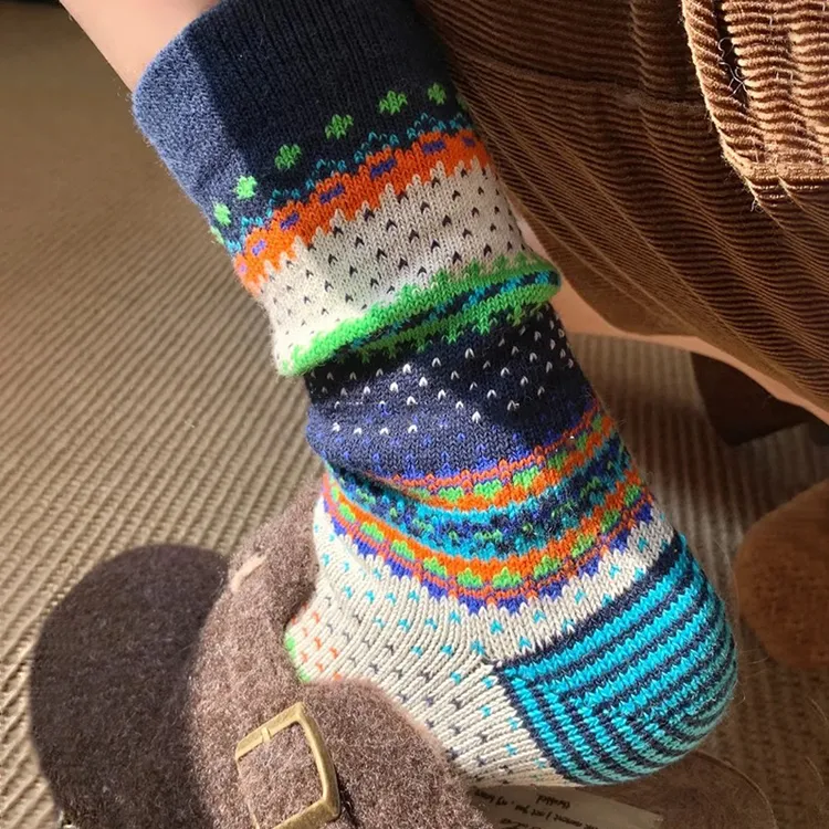 袜子女秋冬加厚保暖长筒棉袜费尔岛风拼色复古搭配勃肯鞋的中筒袜
