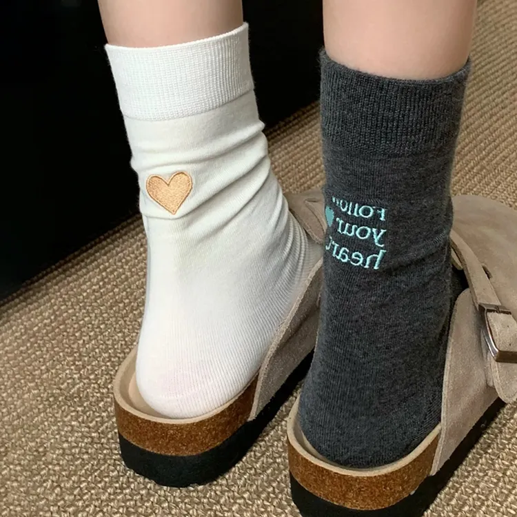 袜子女款爆款2025新款春秋季中长筒袜爱心字母ins秋冬无骨堆堆袜