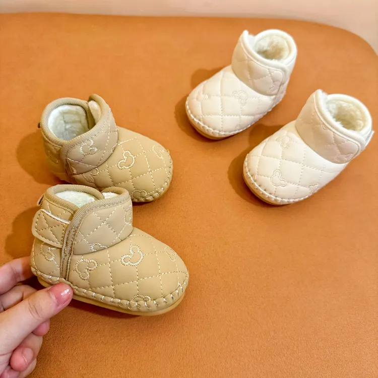 婴儿鞋袜秋冬季软底不掉0一1岁6到12个月男女宝宝加绒保暖软底鞋9