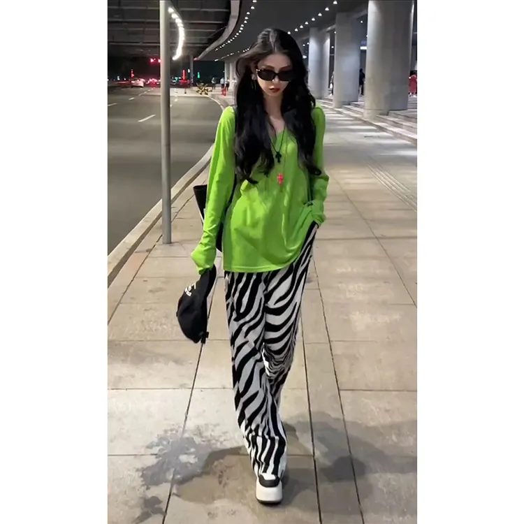 2024早秋新款韩版时尚薄款大V领显瘦防晒T恤+冰凉斑马阔腿长裤