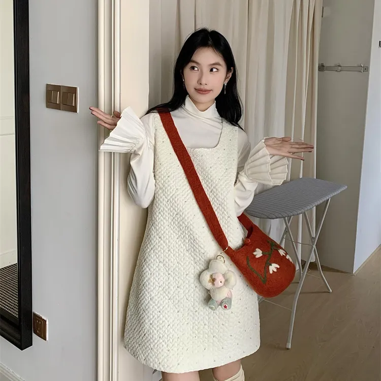 2243 D秋冬财阀名媛风方领加厚重工钉珠丝绒背心裙短裙连衣裙