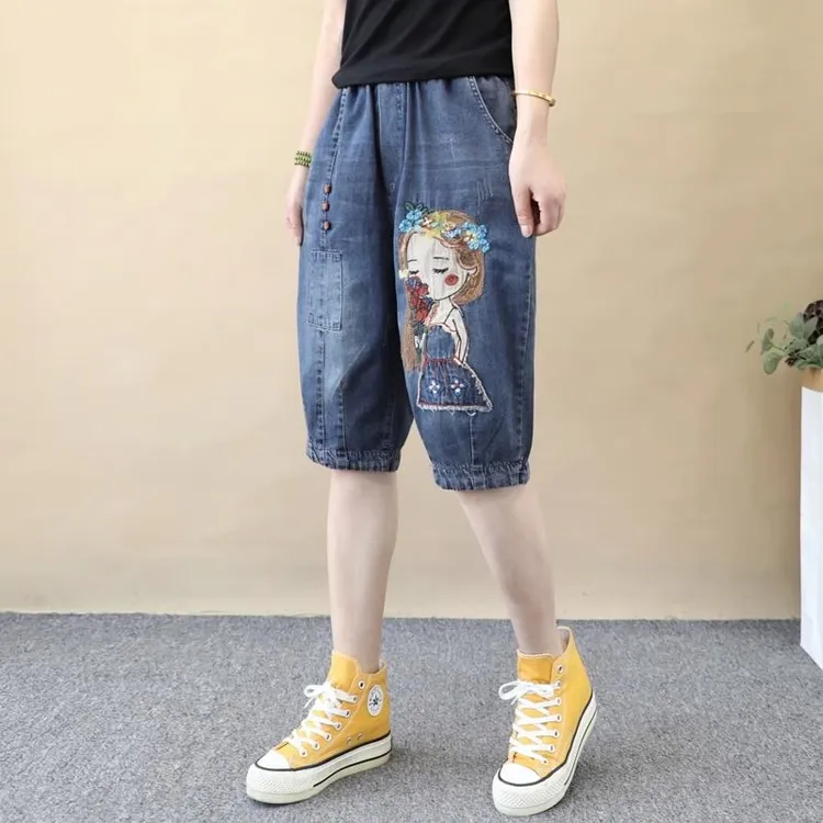 胖妹妹夏季牛仔裤女卡通女孩复古刺绣大码宽松显瘦休闲束脚六分裤