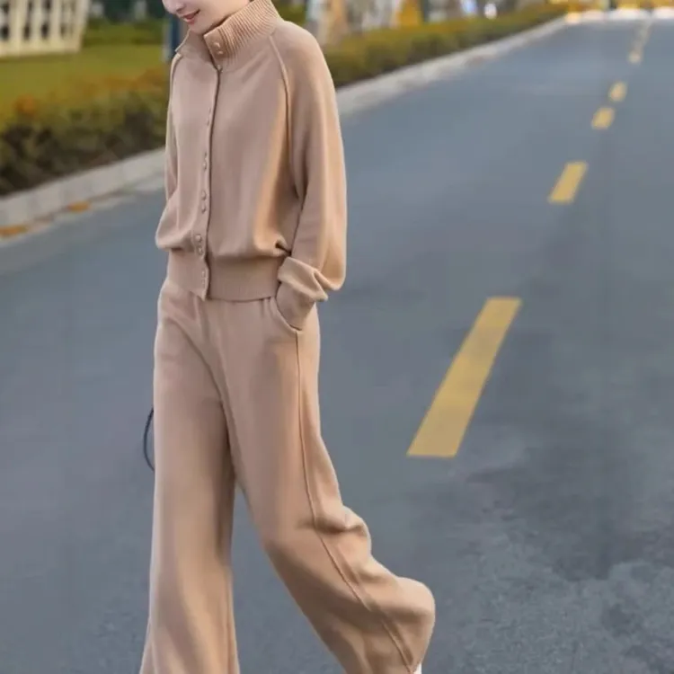 时尚针织毛衣套装女士秋冬加厚保暖立领单排扣长袖休闲长裤两件套