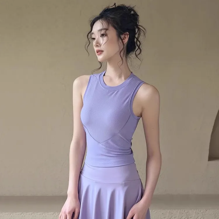带胸垫瑜伽服女上衣新款运动上衣一体式显瘦外穿紧身跑步健身衣